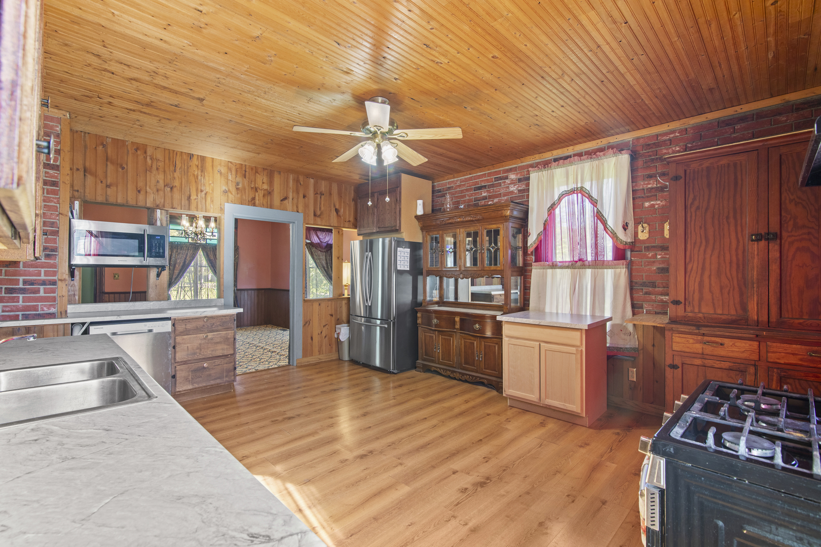 611 Chicago Road Property Photo 13