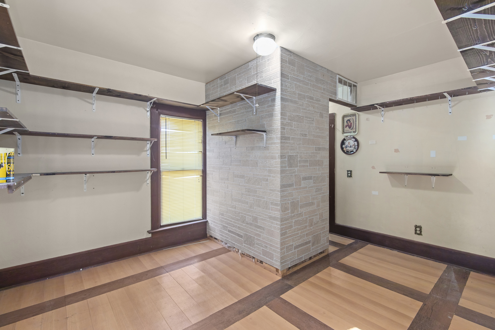 611 Chicago Road Property Photo 27