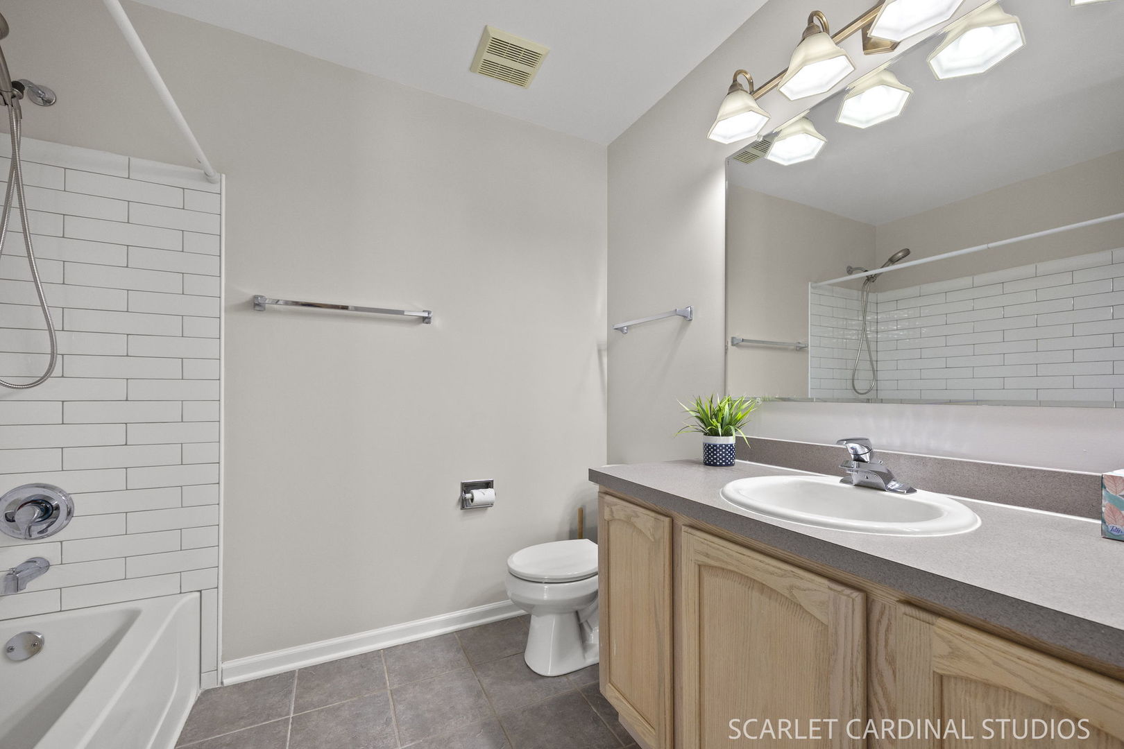 2534 Capitol Avenue Property Photo 11
