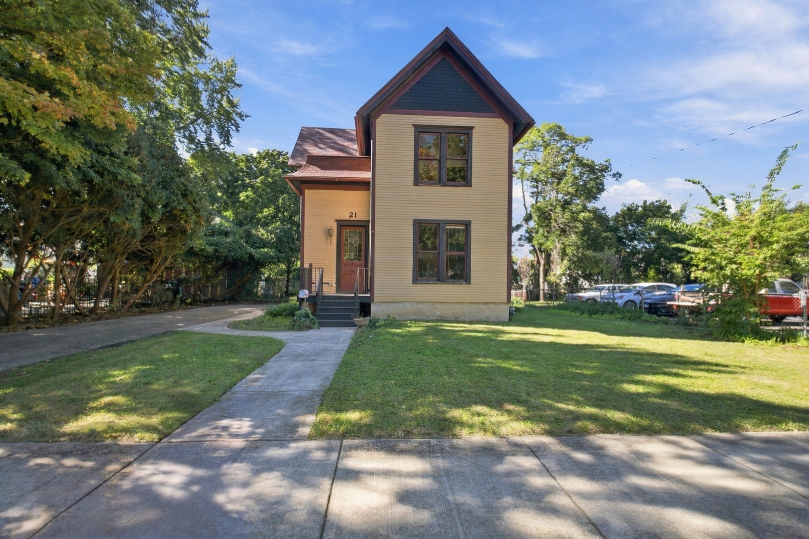 21 S May Street Property Photo 1