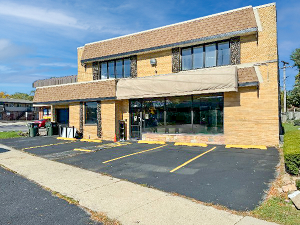 365 E Irving Park Road Property Photo 1