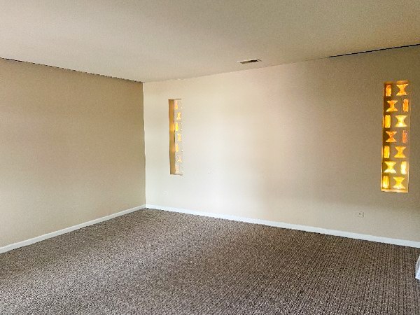 365 E Irving Park Road Property Photo 11