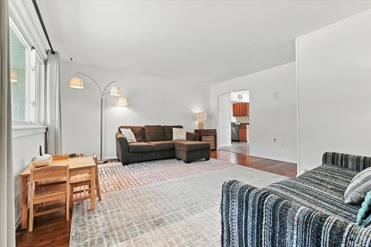 909 S Adelaide Street Property Photo 3