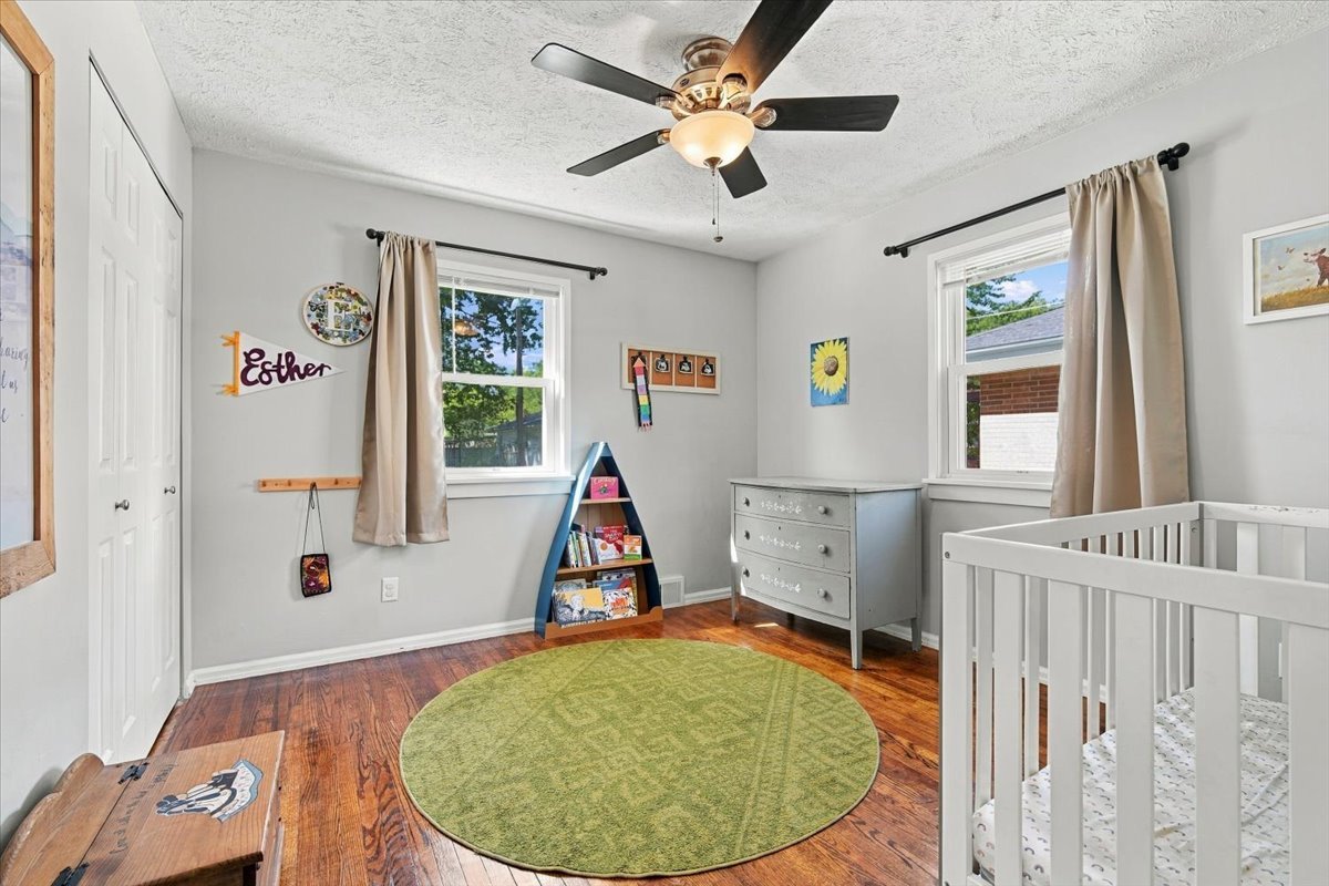 909 S Adelaide Street Property Photo 7