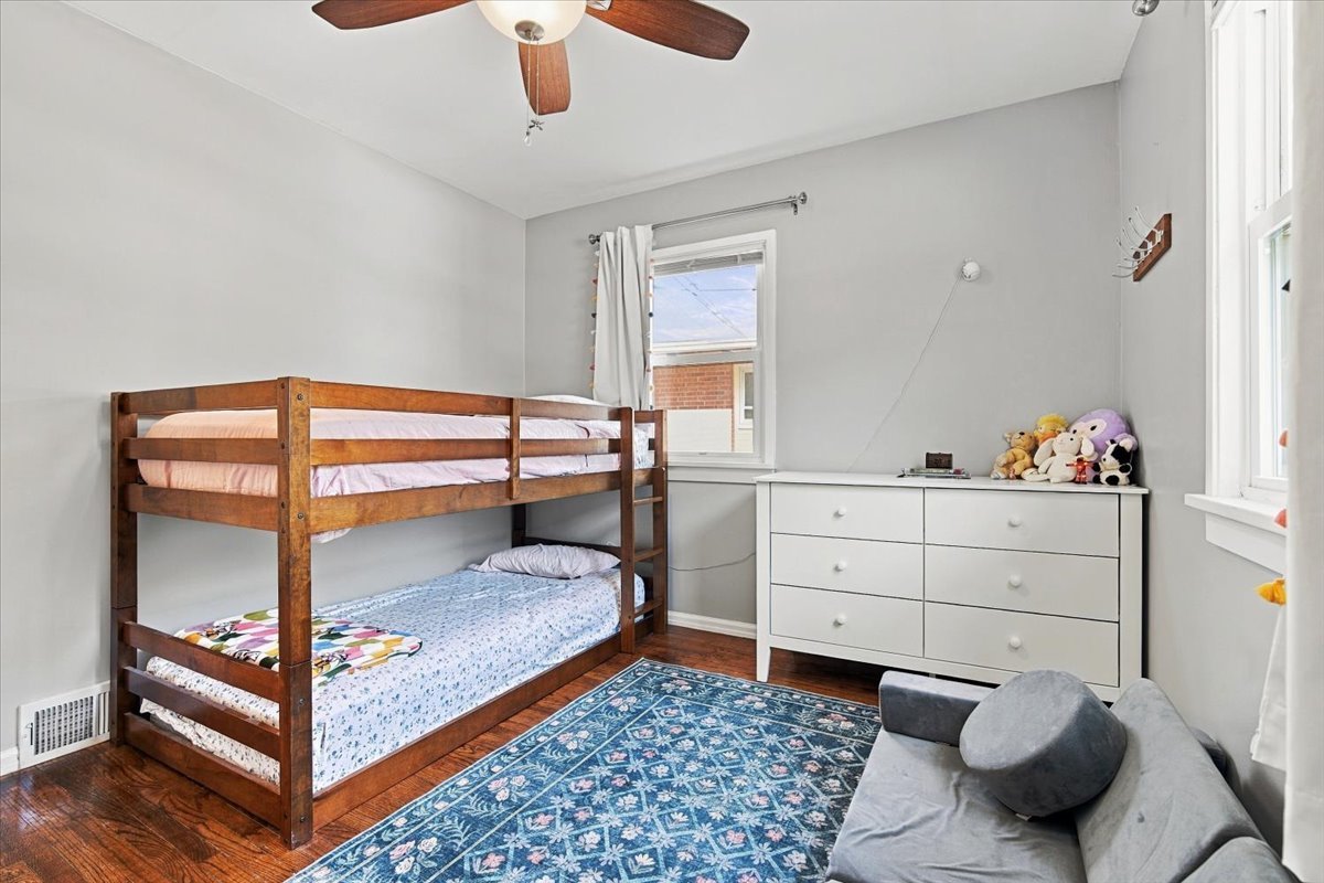 909 S Adelaide Street Property Photo 10