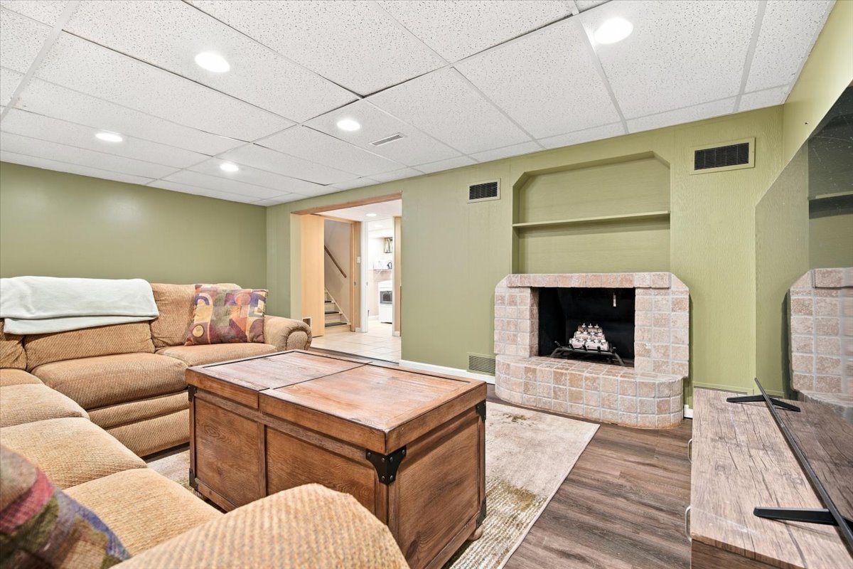 909 S Adelaide Street Property Photo 19
