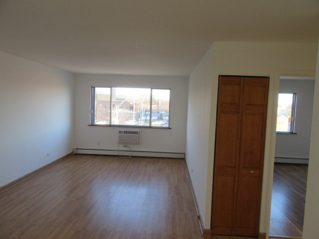 7650 W Altgeld Street 409 Property Photo 5