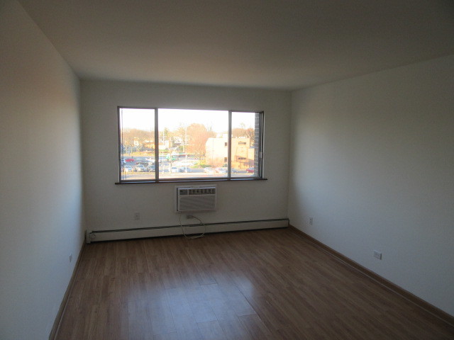 7650 W Altgeld Street 409 Property Photo 6