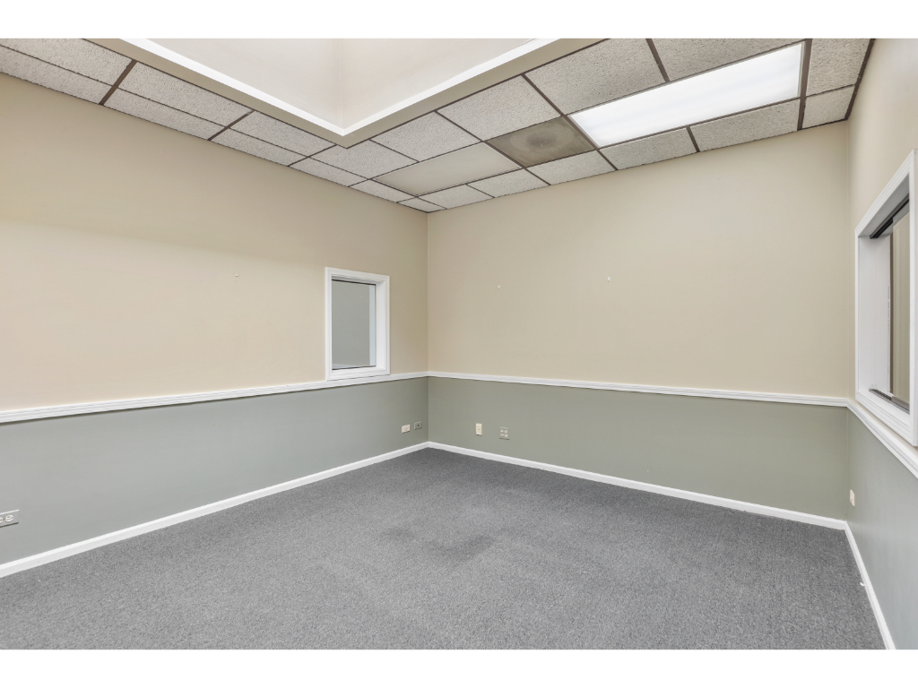 471 W Wise Road Property Photo 10