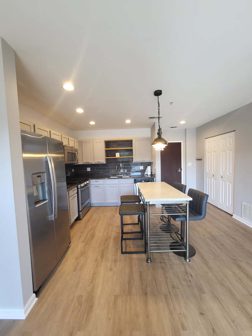 300 Village Circle 404 Property Photo 10