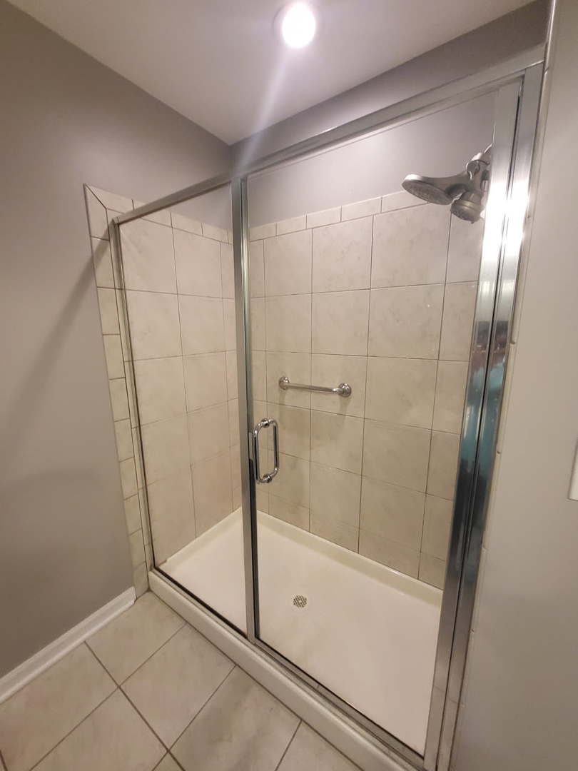 300 Village Circle 404 Property Photo 16