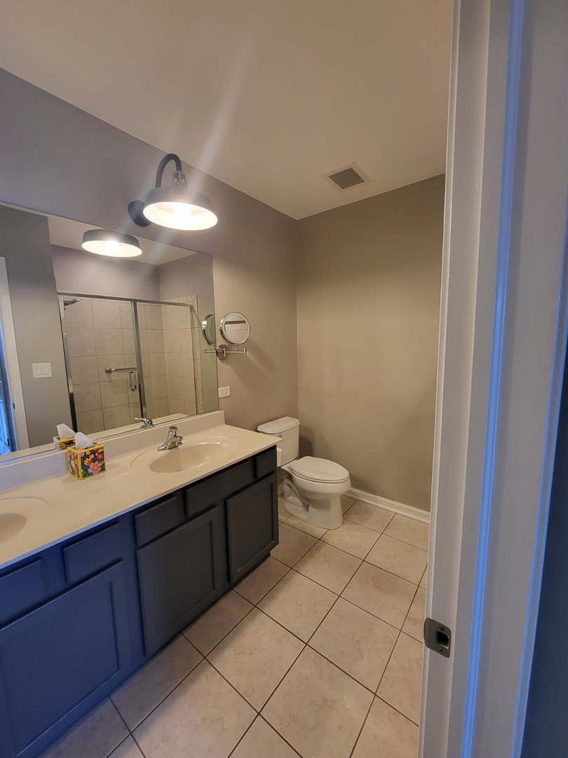 300 Village Circle 404 Property Photo 17