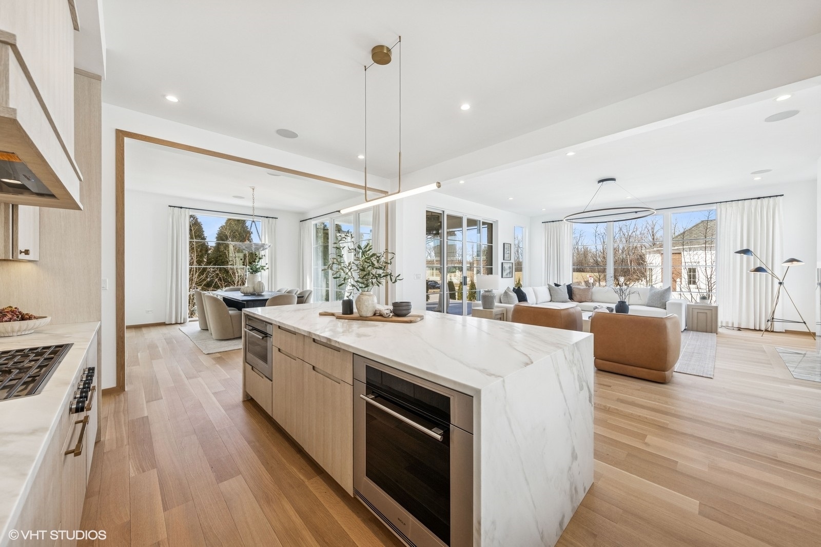 541 Kensington Court Property Photo 12