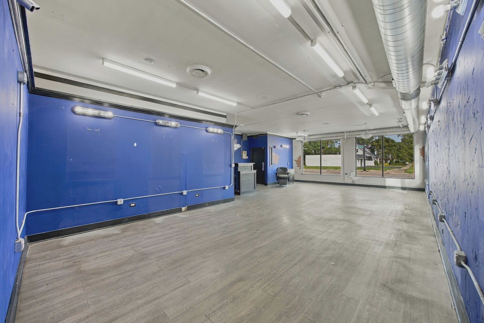 350 N York Street 1 Property Photo 4