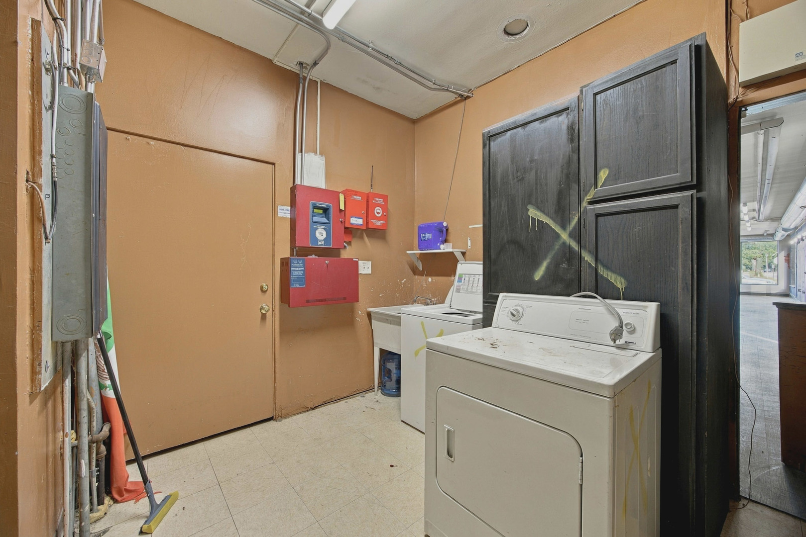 350 N York Street 1 Property Photo 18