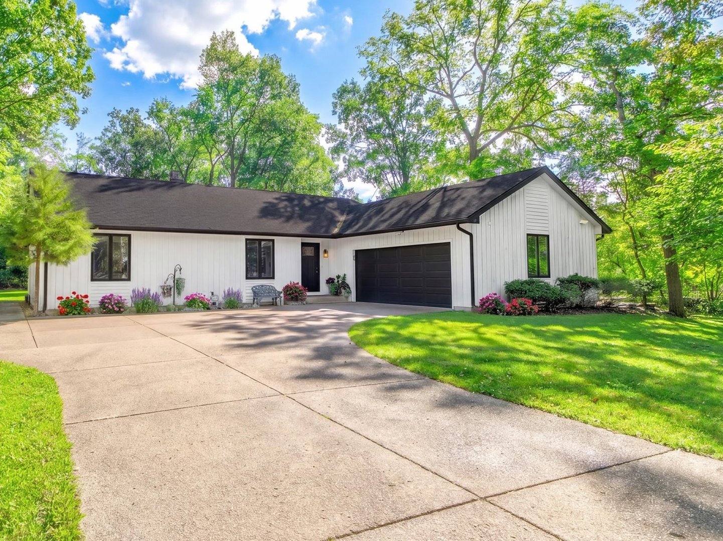 34017 N Lakeside Drive Property Photo 1