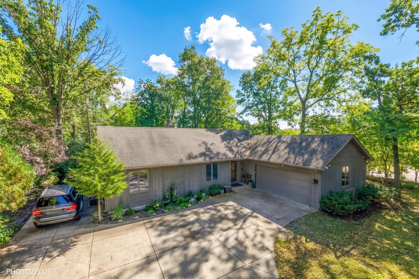34017 N Lakeside Drive Property Photo 1