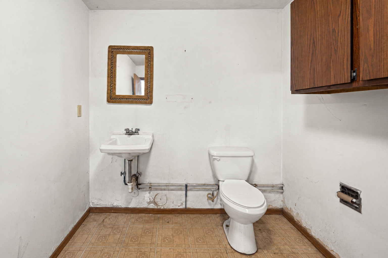 630 W 2nd Avenue Property Photo 13