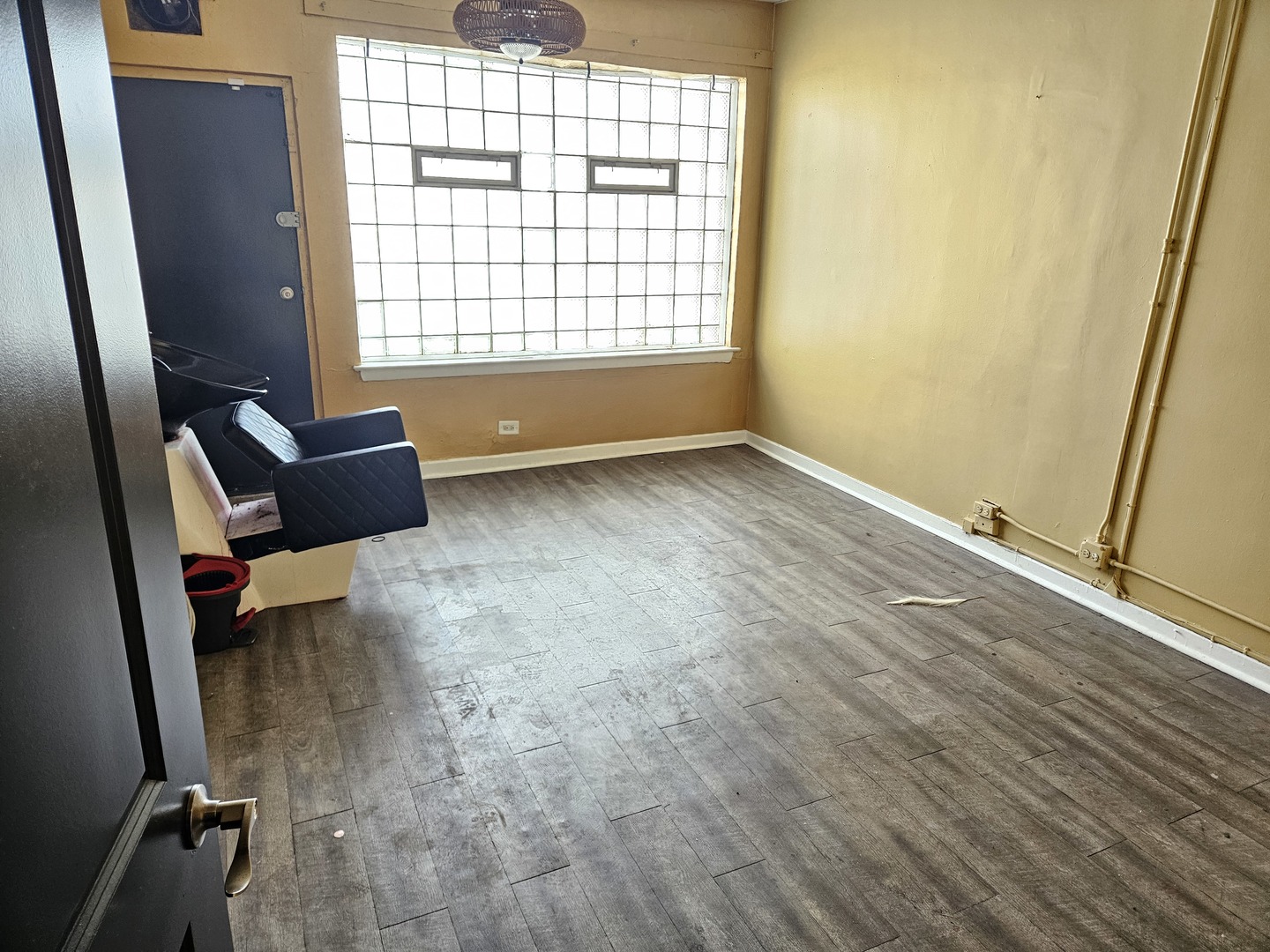 10924 S Western Avenue Property Photo 6