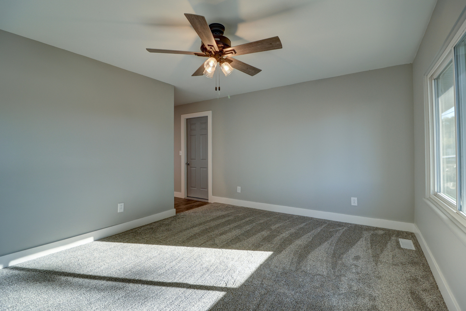 415 W 5th Street Property Photo 5