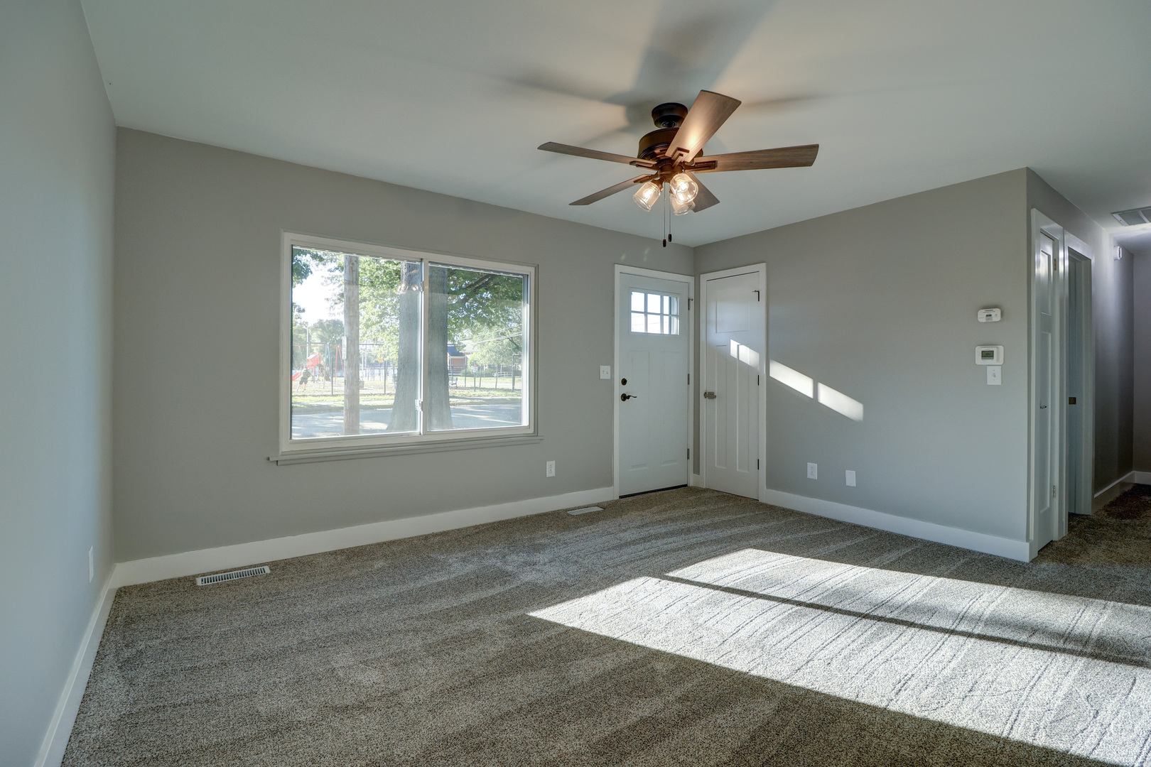 415 W 5th Street Property Photo 7