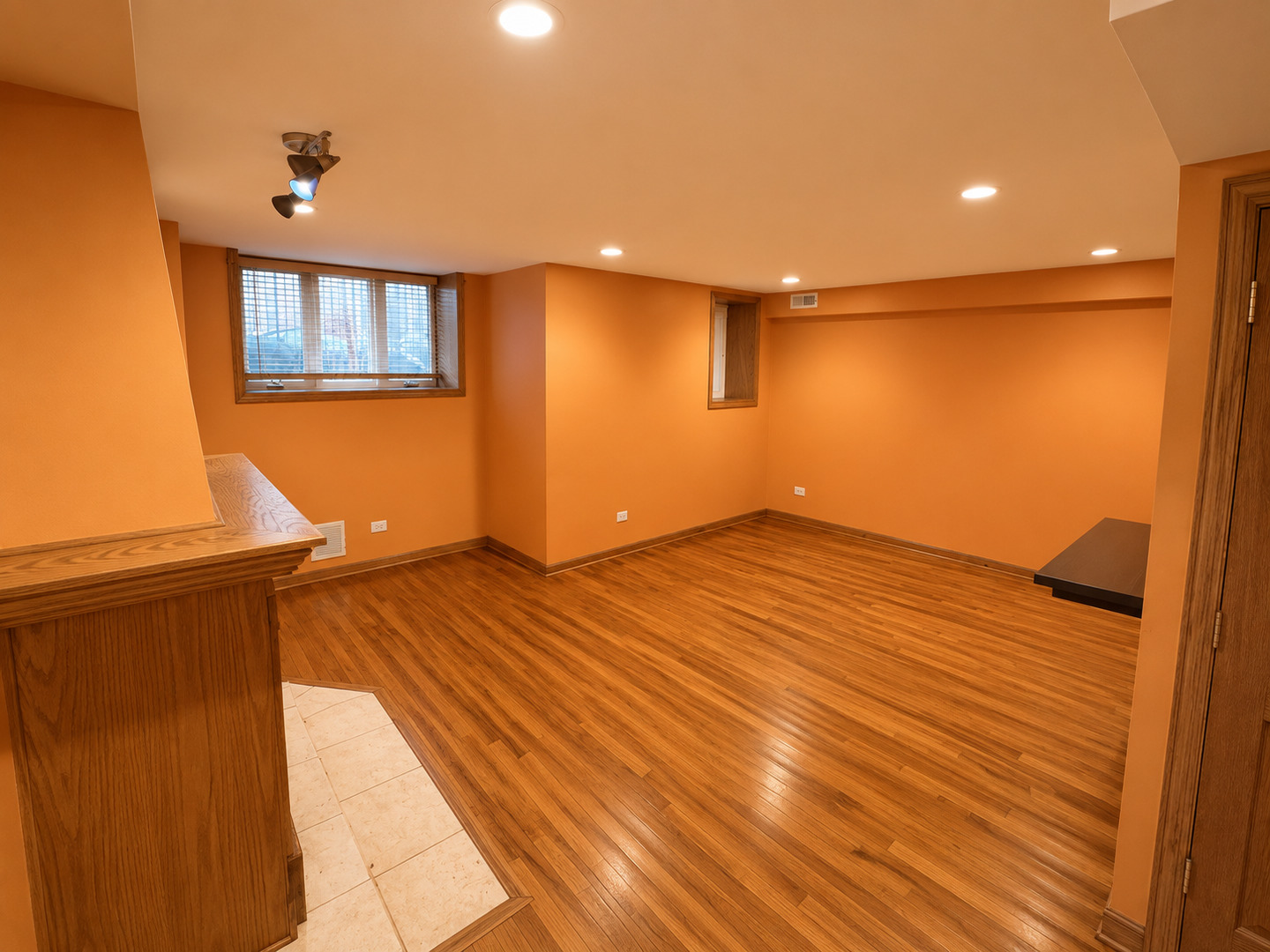 4837 S Forrestville Avenue G Property Photo 2