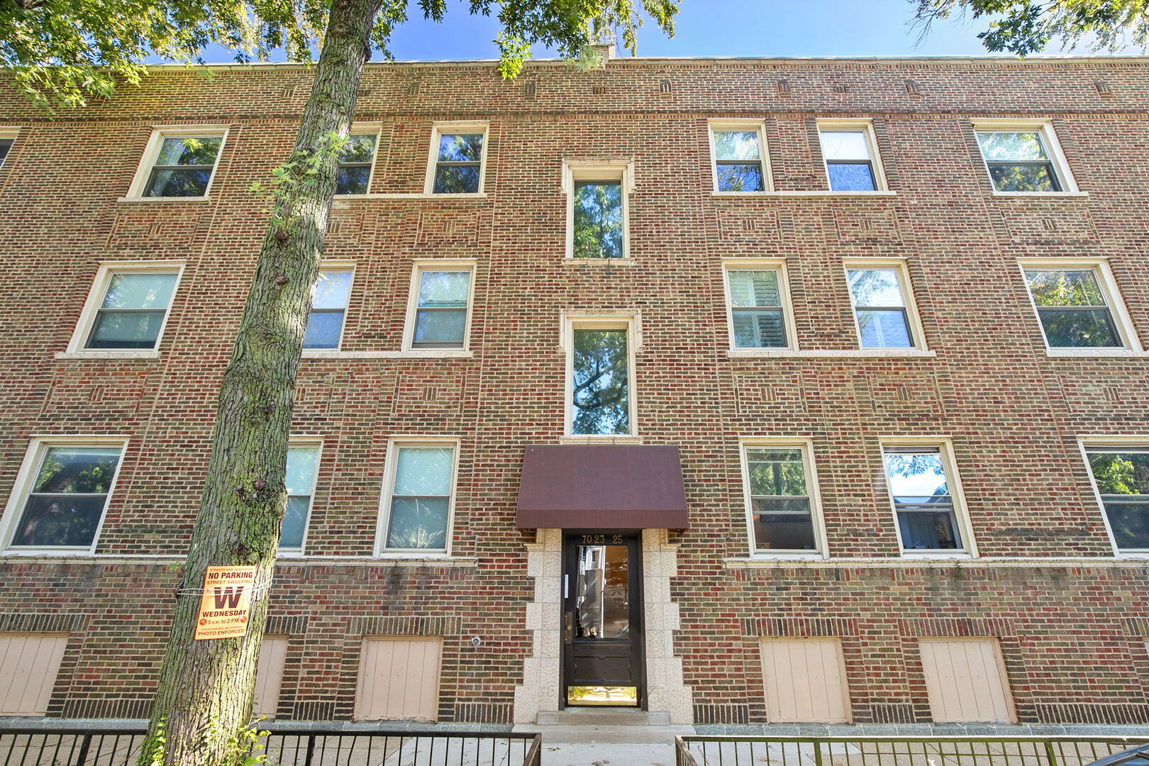 7025 N Wolcott Avenue 2 Property Photo 1