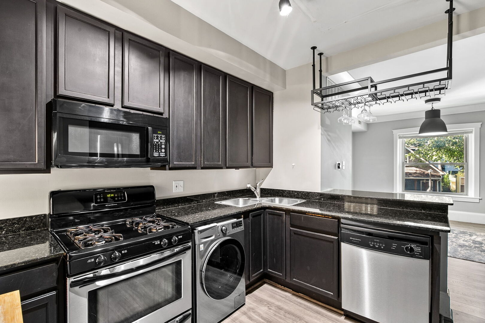 7025 N Wolcott Avenue 2 Property Photo 10