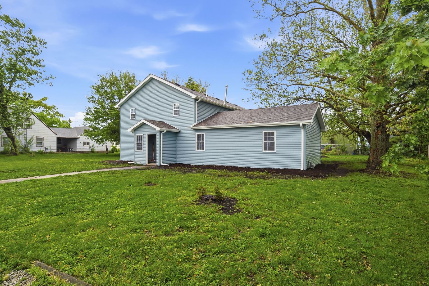 305 Parkway Court Property Photo 1
