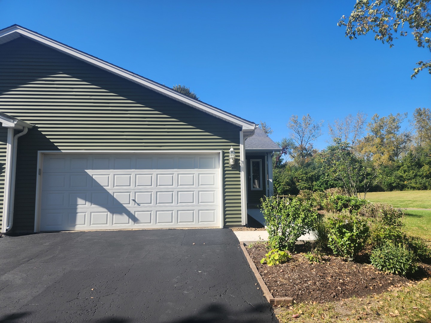 30 S Walnut Drive Property Photo 1