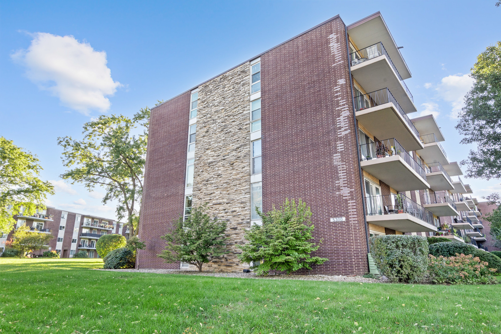 5300 Walnut Avenue 20a Property Photo 1