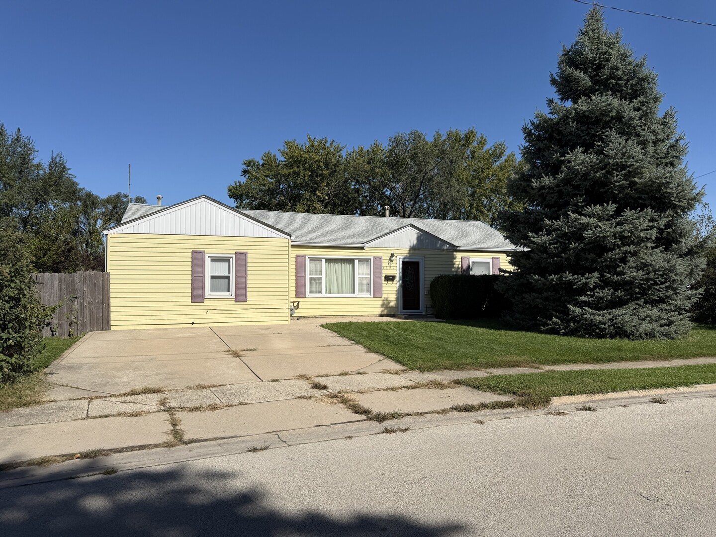 1827 Burry Circle Drive Property Photo 1