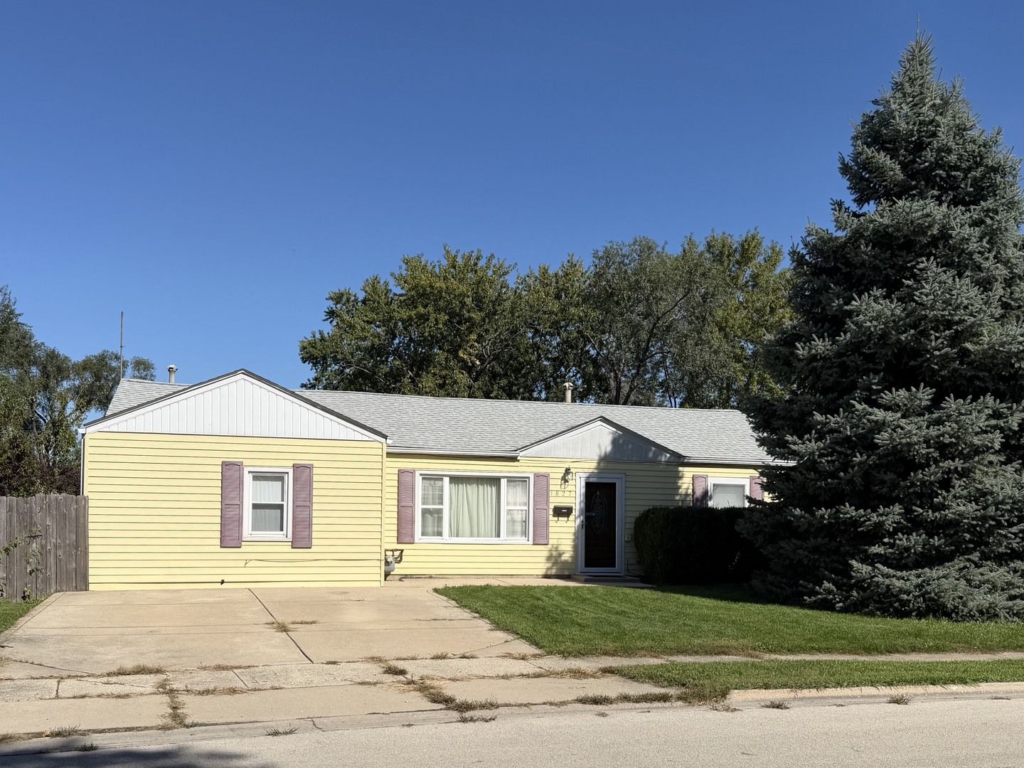 1827 Burry Circle Drive Property Photo 1