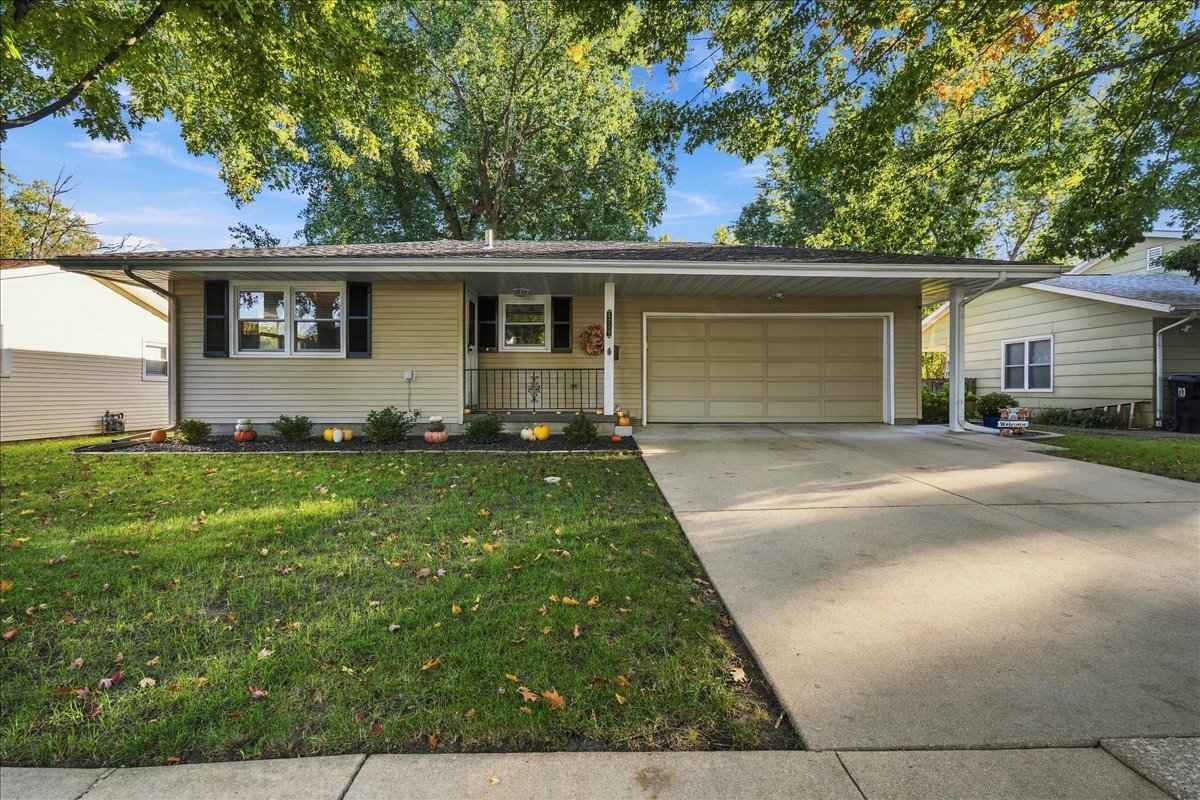 1211 Searle Drive Property Photo 1