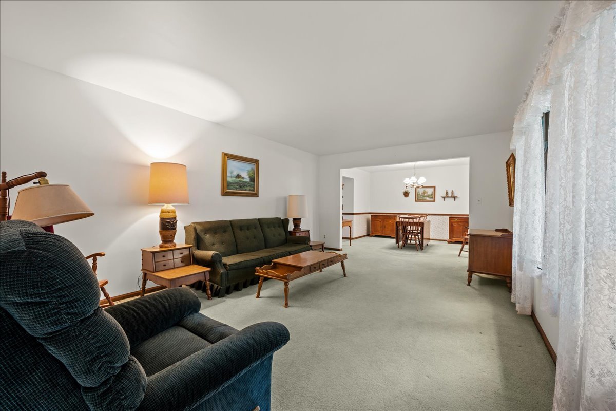 1300 Woodland Drive Property Photo 5