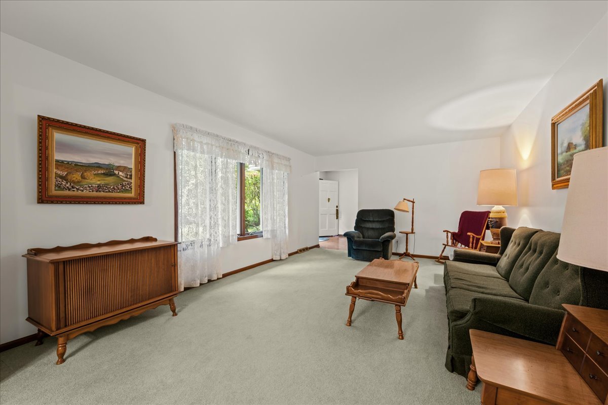 1300 Woodland Drive Property Photo 6