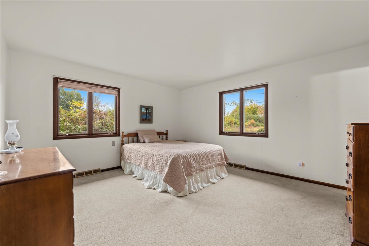 1300 Woodland Drive Property Photo 17