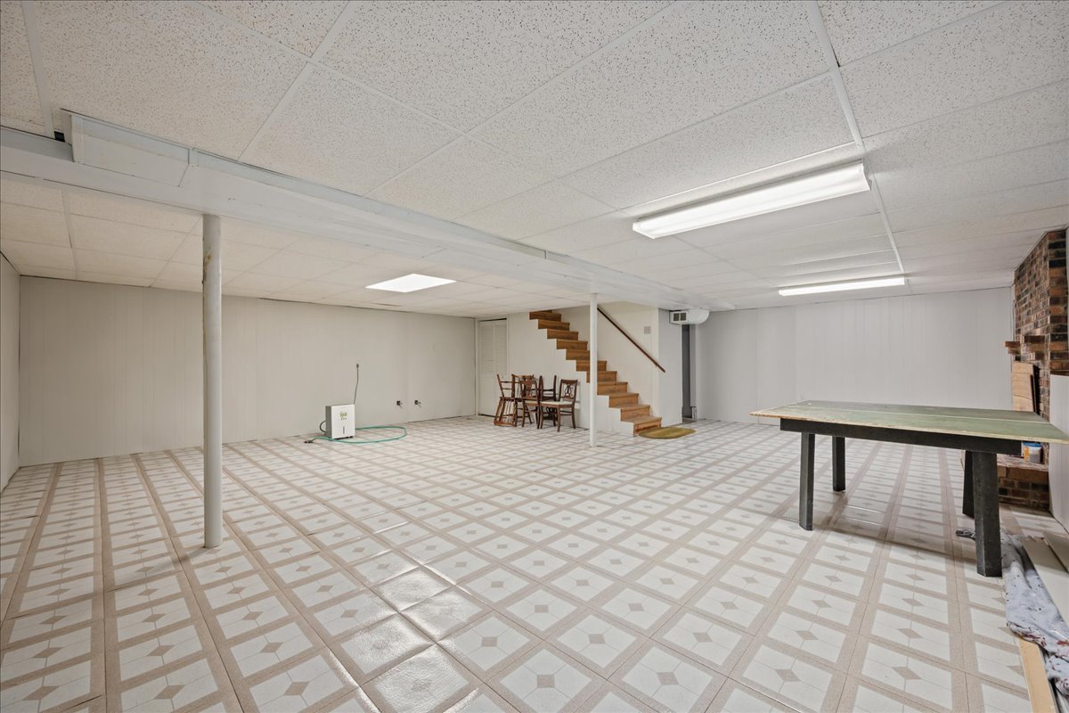 1300 Woodland Drive Property Photo 22