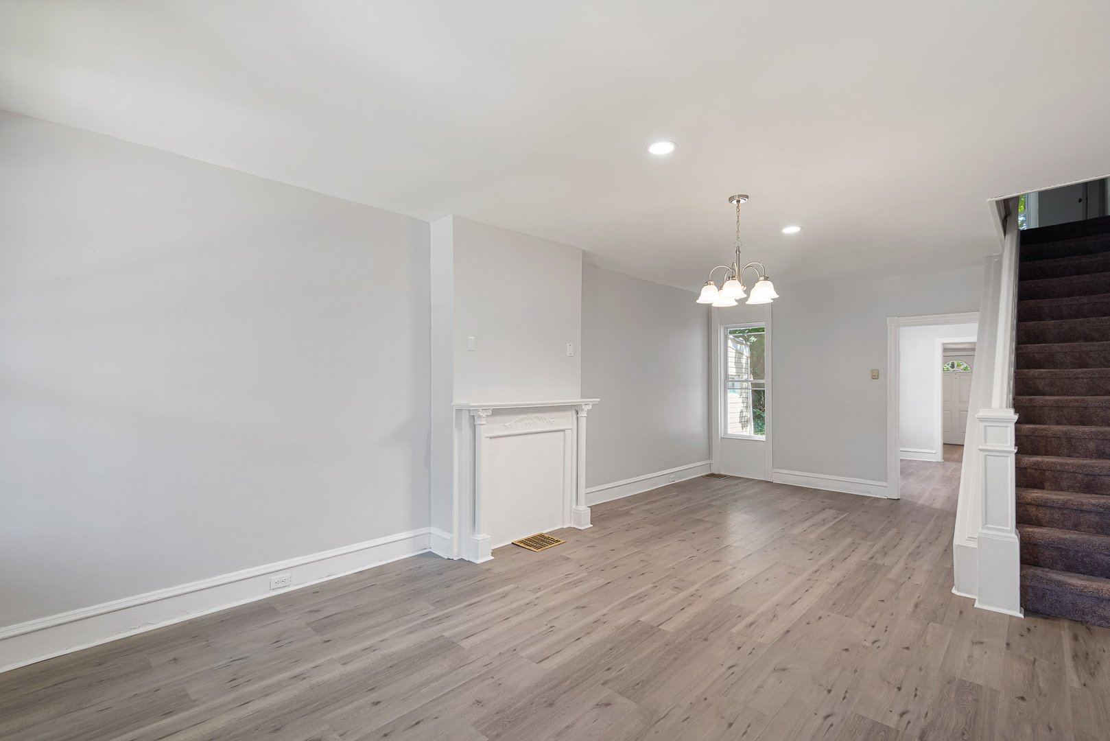 815 Vandever Avenue Property Photo 6