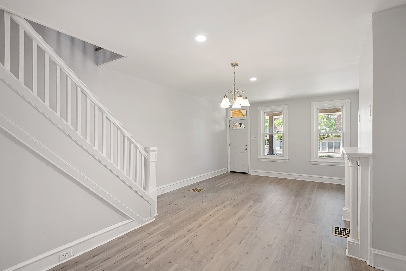 815 Vandever Avenue Property Photo 8