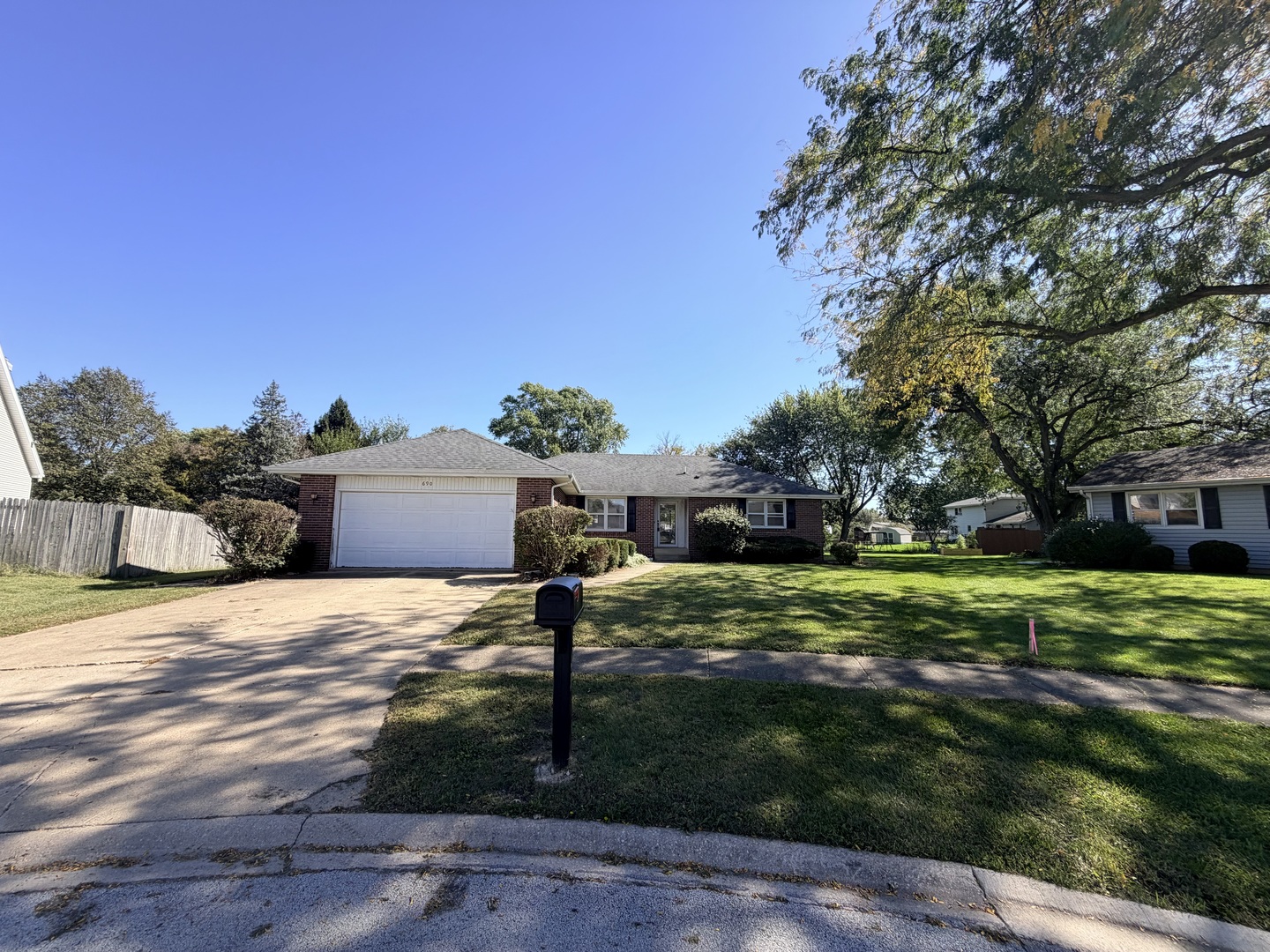 690 E Vicksburg Court Property Photo 1