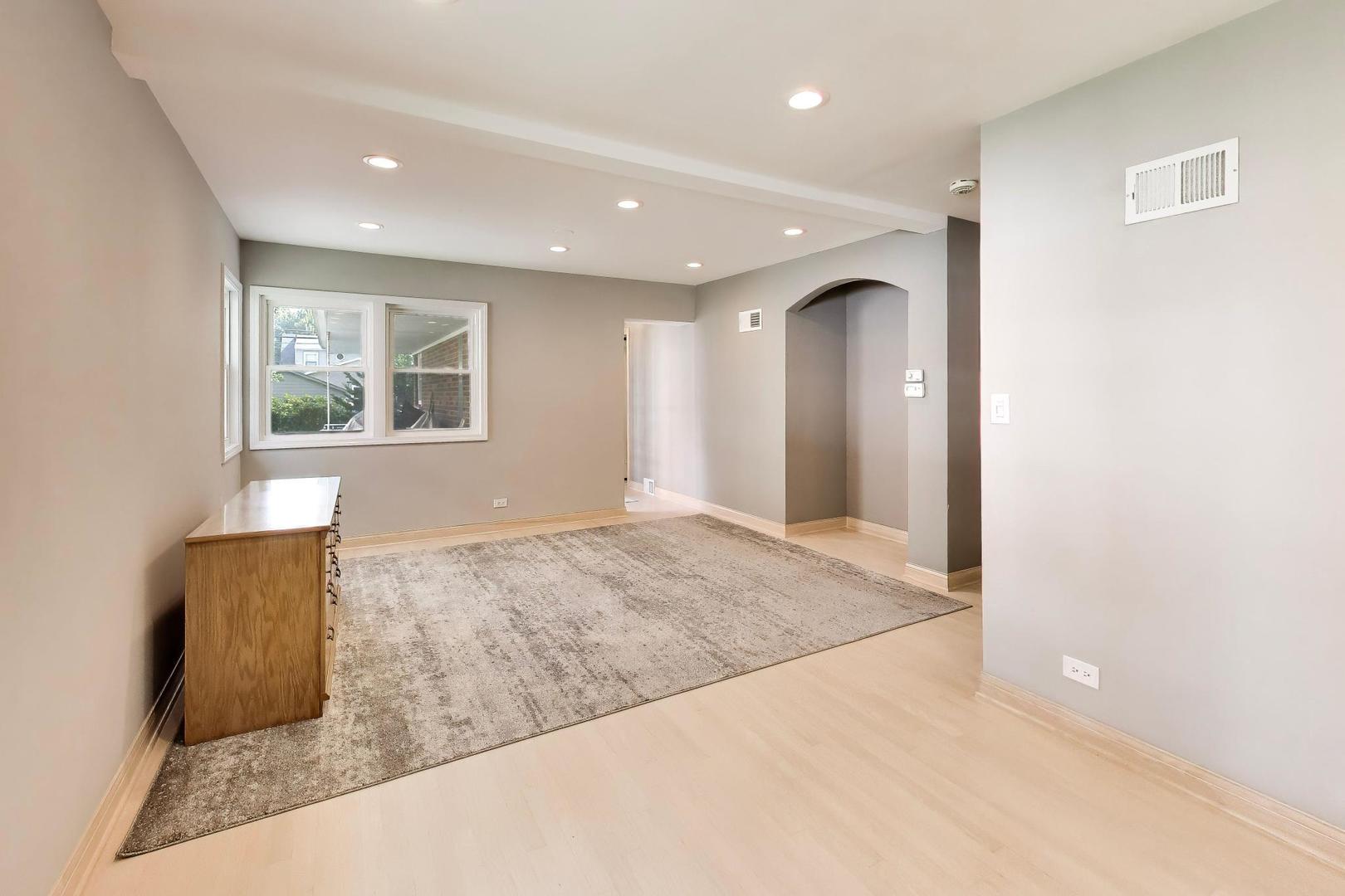 221 S Elmhurst Avenue Property Photo 12