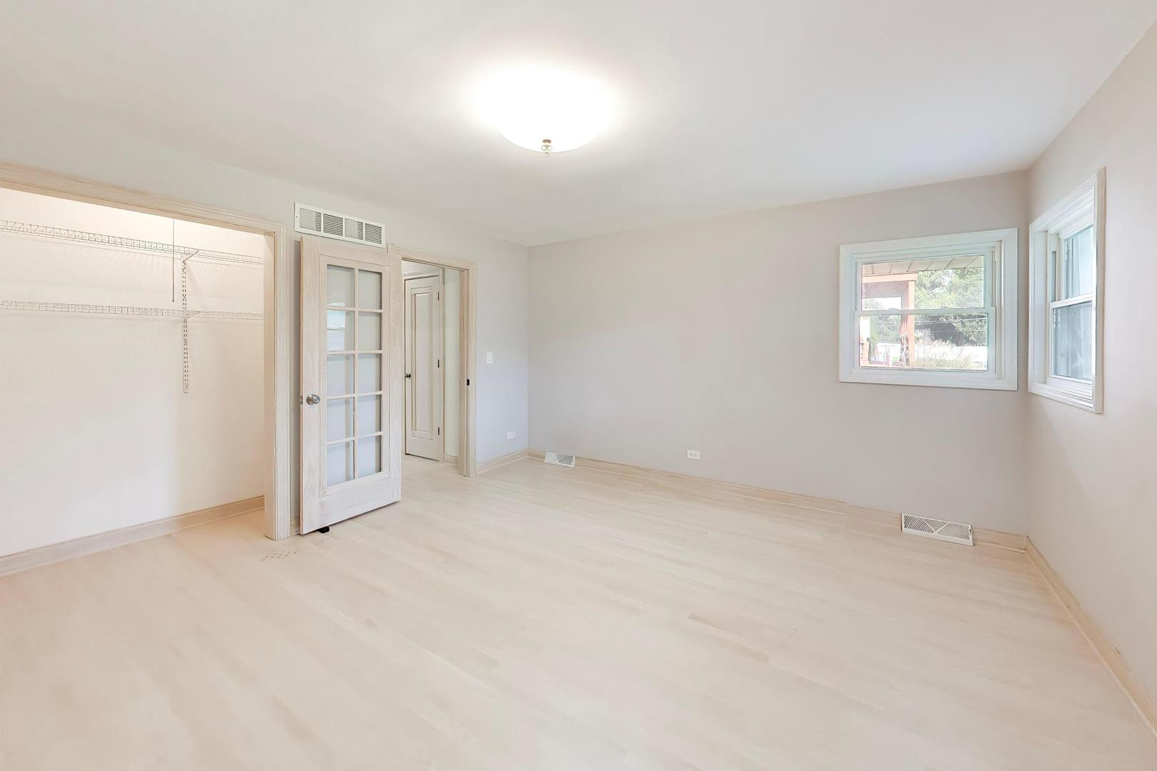 221 S Elmhurst Avenue Property Photo 18