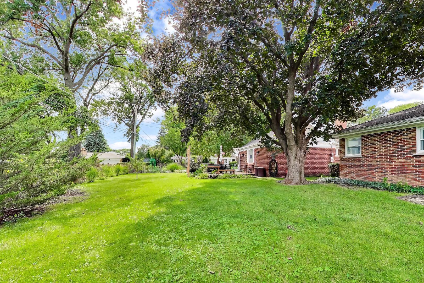 221 S Elmhurst Avenue Property Photo 24