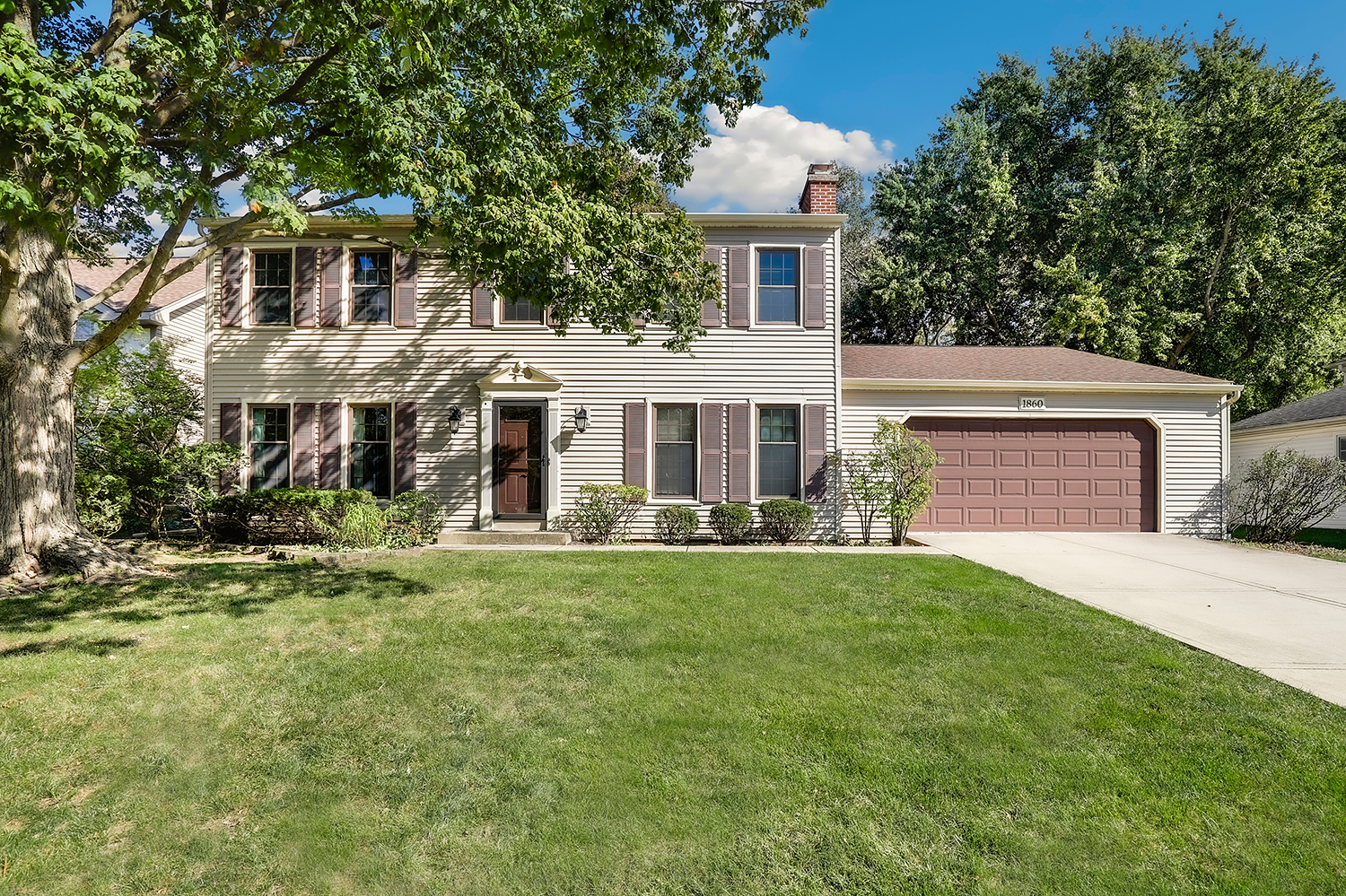 1860 Golf Drive Property Photo 1