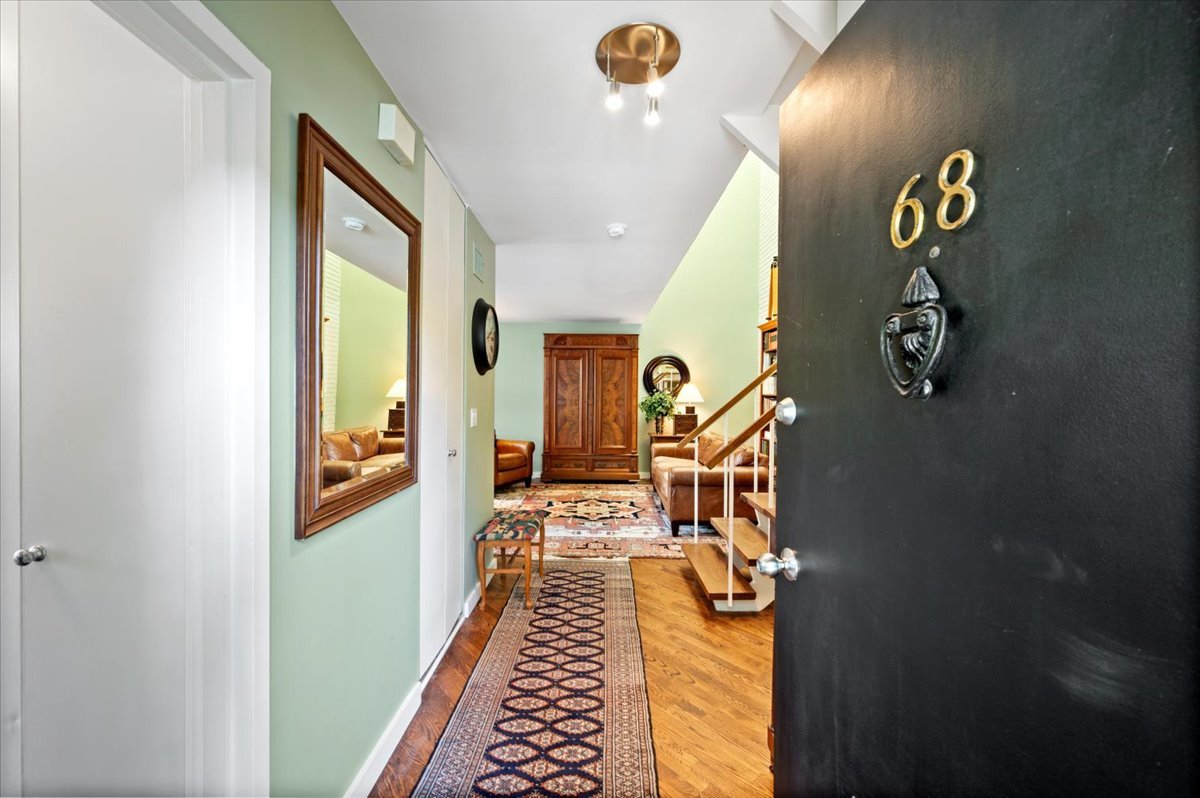 68 W Schiller Street Property Photo 4