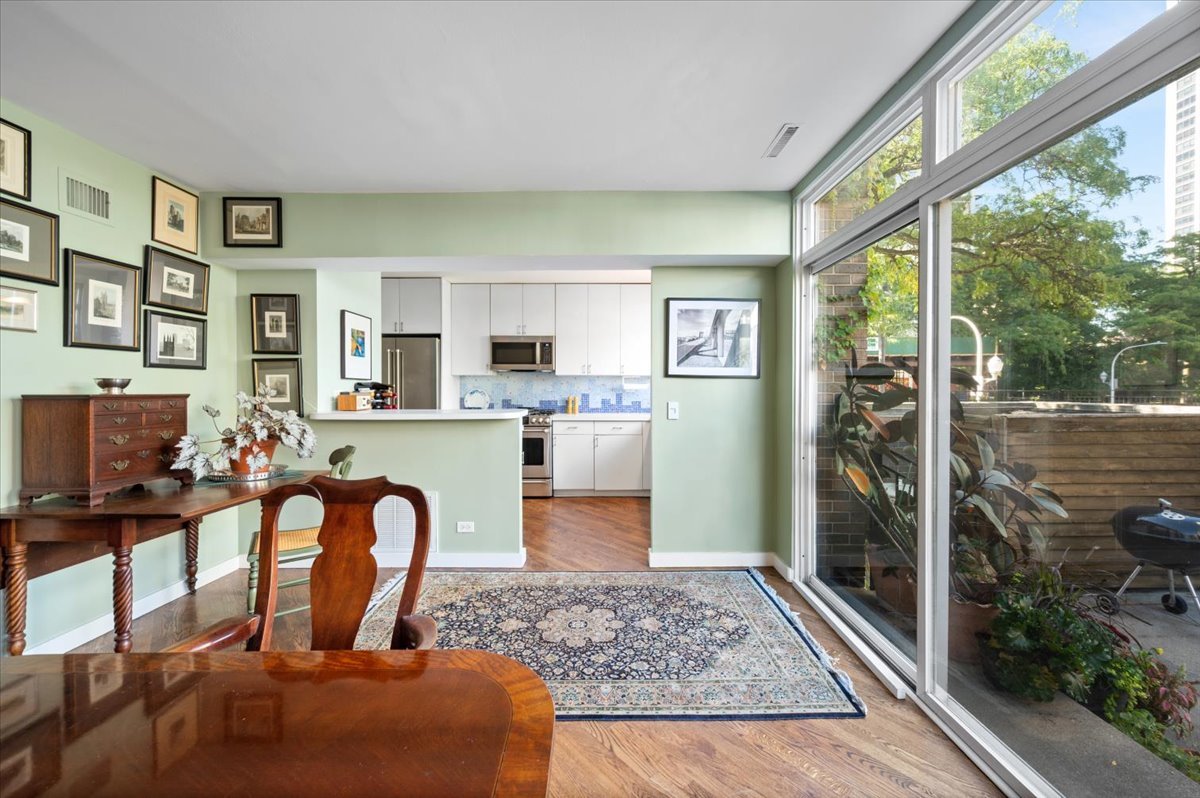 68 W Schiller Street Property Photo 12