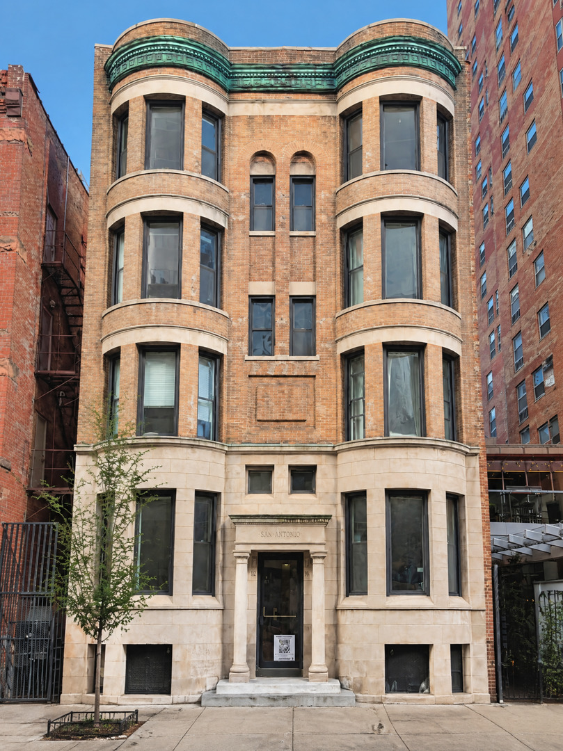 10 W CHESTNUT Street 4 Property Photo 1
