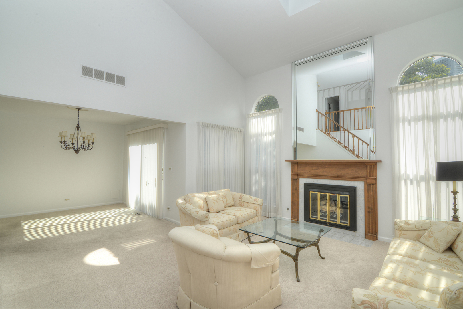 1050 Ridgefield Circle Property Photo 2