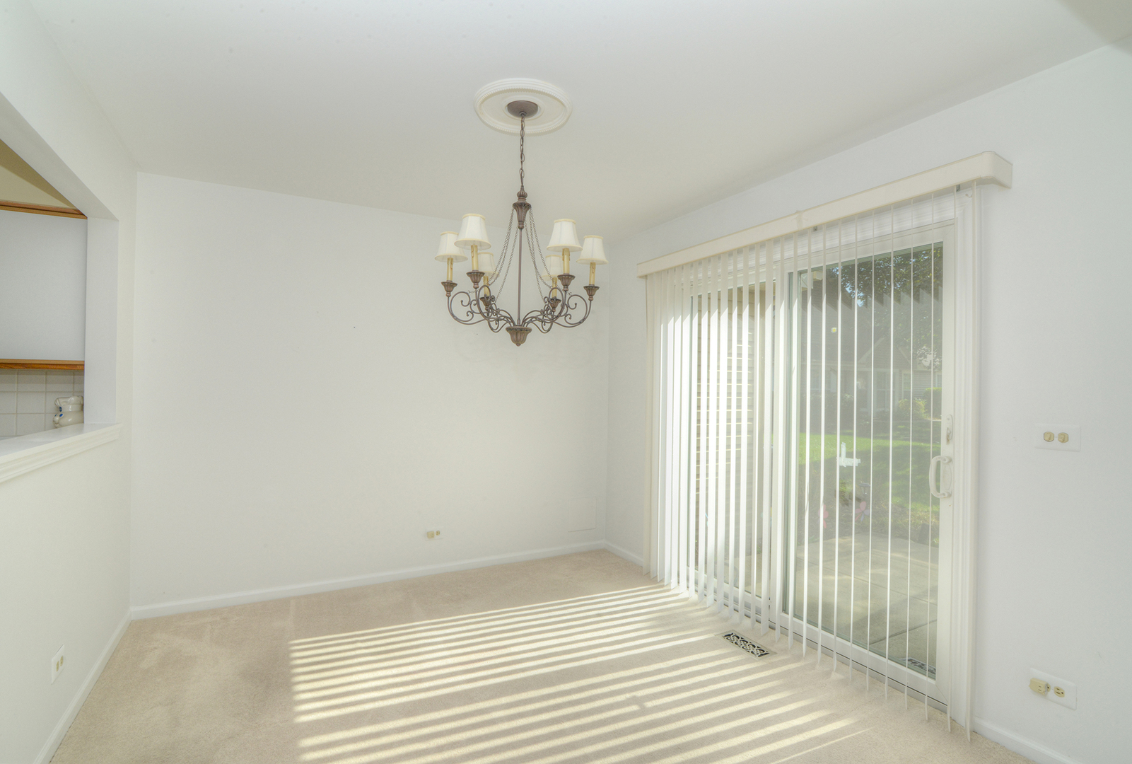 1050 Ridgefield Circle Property Photo 4